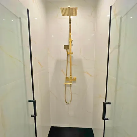 Penthouse Lux *